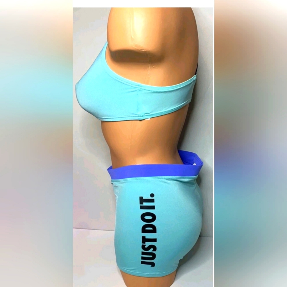 Women's Nike pro matching pair two pieces set shorts and bra size L and N